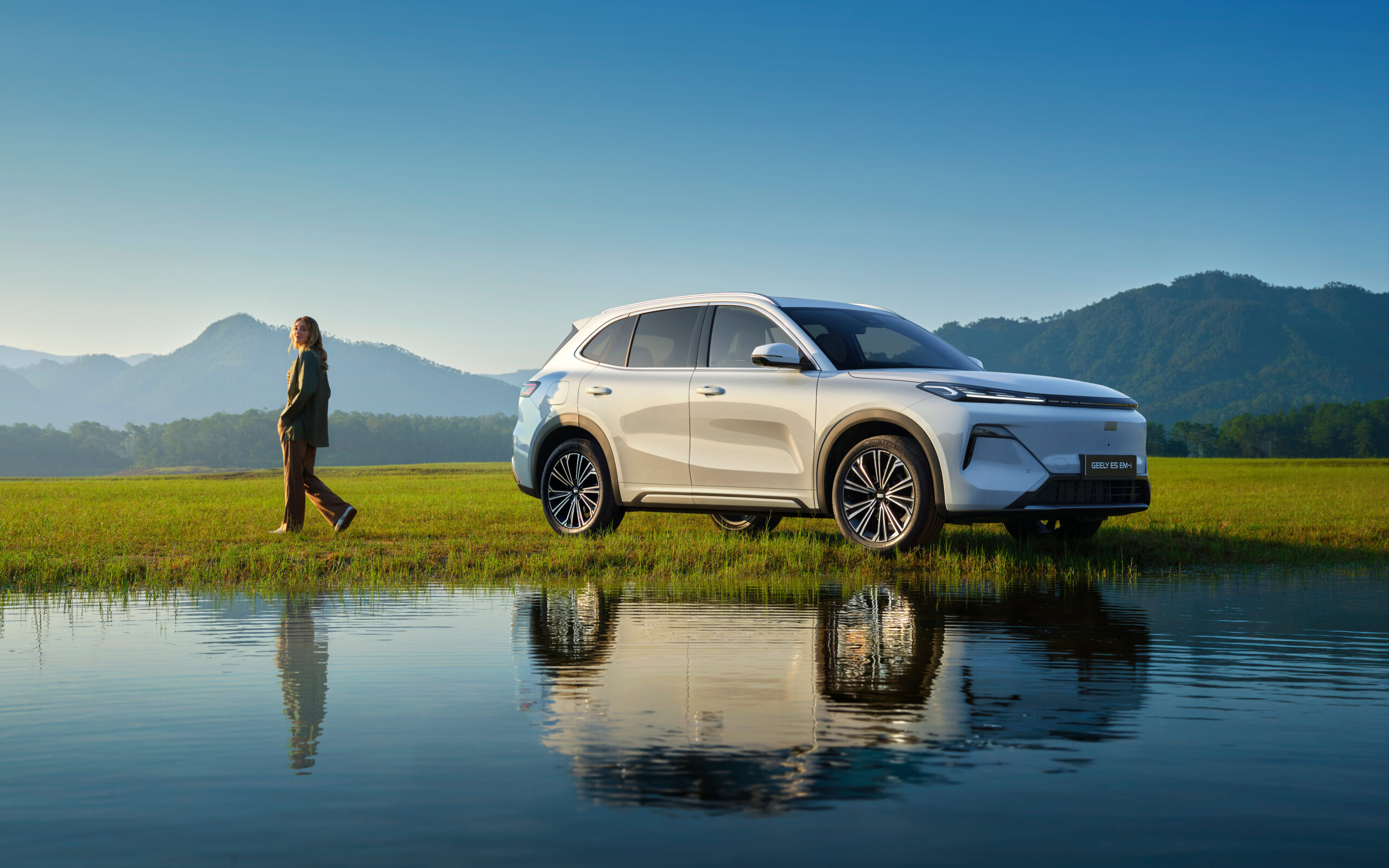 GEELY E5 EM i左舵12 scaled